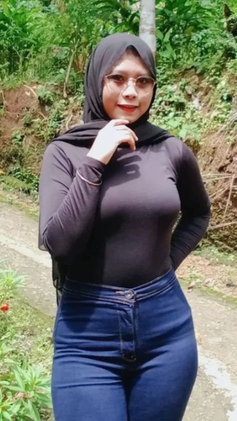Cerita Porno Kakakku Yang Berjilbab