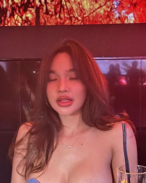 Cerita Porno Pengenalan dalam Klub