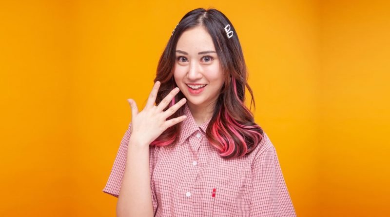 Biografi dan Profil Adeline Margaret Lengkap Wikipedia Umur, Agama, Nama Asli, Orang Tua, Tempat Asal, Pacar