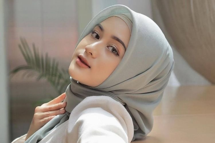 Biografi dan Profil Alifhia Fitri Lengkap Wikipedia Umur, Agama, Nama Asli, Orang Tua, Tempat Asal, Pacar