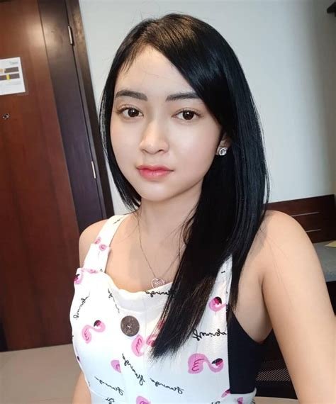 Cerita Sex Toket Kecil Pacarku yang Membuat Nafsu