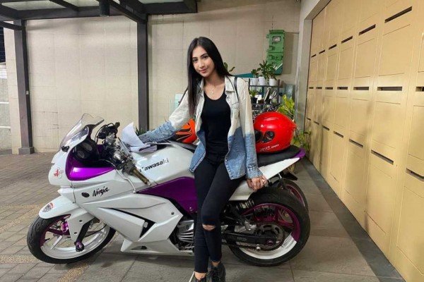 Biografi dan Profil Lily Zalea Lengkap Wikipedia Umur, Agama, Nama Asli, Orang Tua, Tempat Asal, Pacar