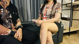 Pegawai Bank Cantik Yang Baik Hati Kepada Nasabah Rela Berikan Memek Gratis