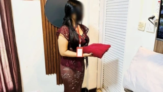 Pelayan Hotel Kebaya Merah