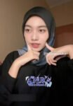 MIKA RUKA Hijab Ngangkang Ngocok
